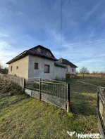 Două case pe același teren, 180 mp utili, 25 ari, Șindre?