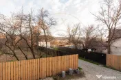 Casă + garaj modern de 80 mp pe teren de 782 mp în Câmpul 