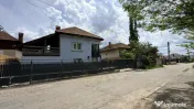 Casă + garaj modern de 80 mp pe teren de 782 mp în Câmpul