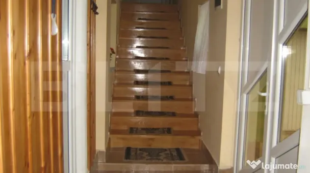 Casa individuala, 546 mp, 8 camere, 2 garaje, 1396 mp teren,