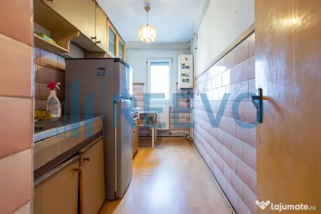 Apartament 3 camere, zona Narcisa, Bacău