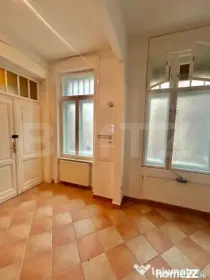 Apartament de patrimoniu, 5 camere, 125 mp – clădire isto