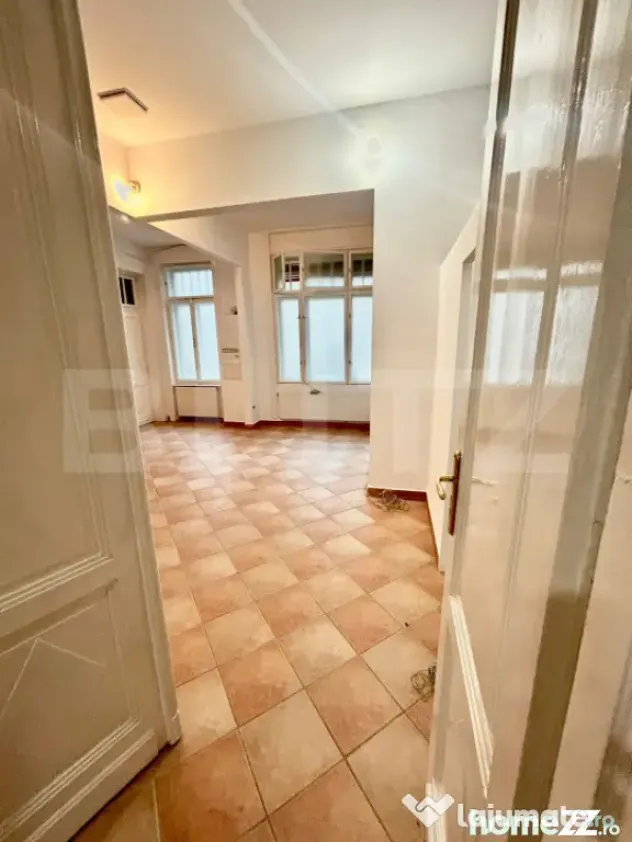 Apartament de patrimoniu, 5 camere, 125 mp – clădire isto - Timisoara (Timis)