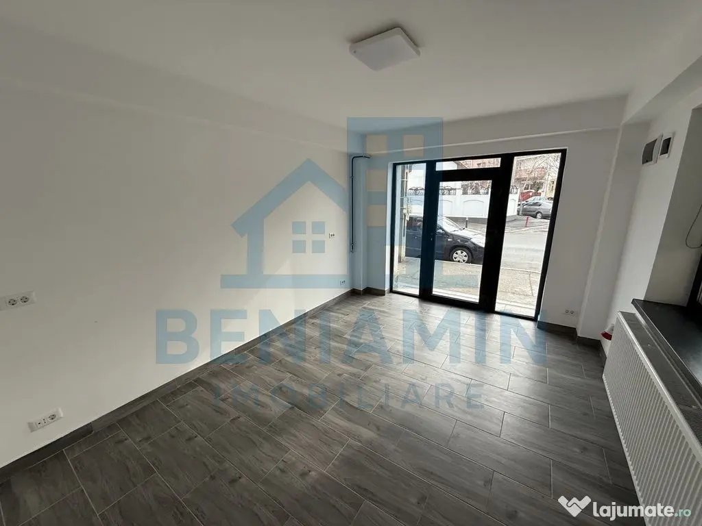 Spatiu Central - Nanterre - 111mp - trafic pietonal - Dis...