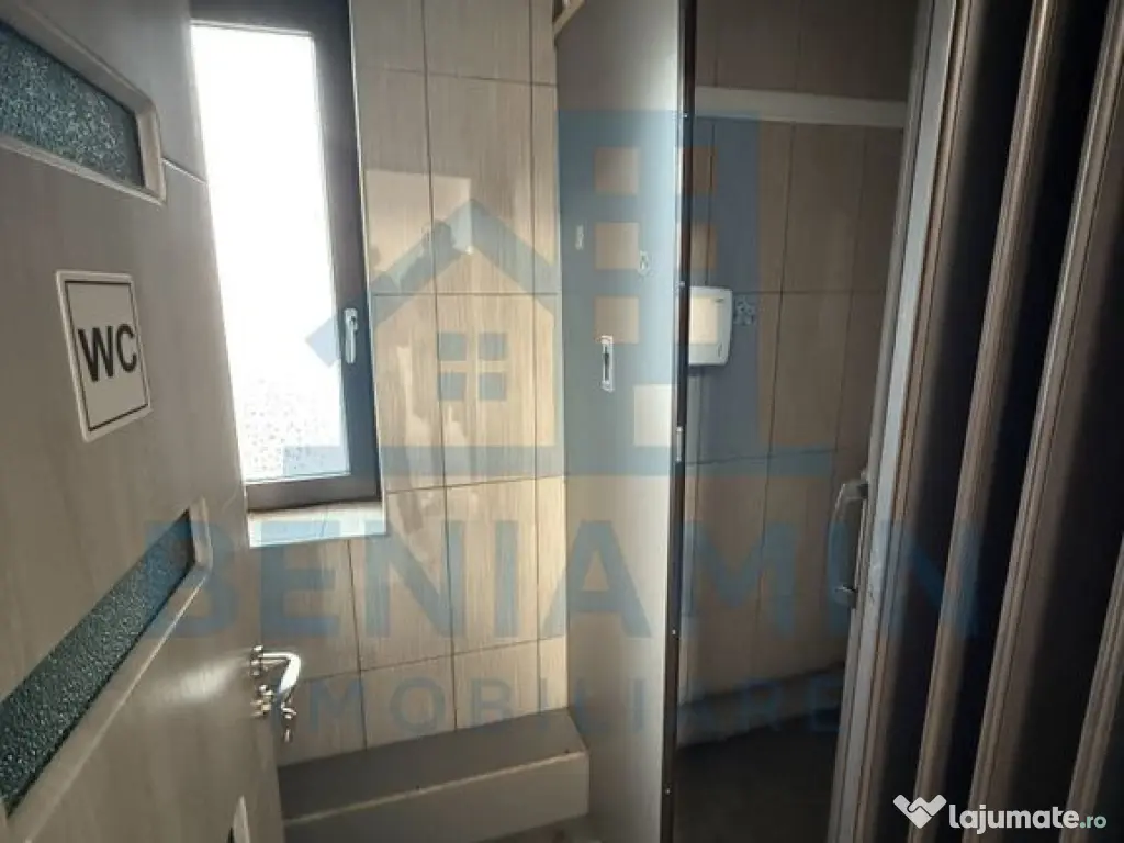 Spatiu Central - Nanterre - 111mp - trafic pietonal - Dis...