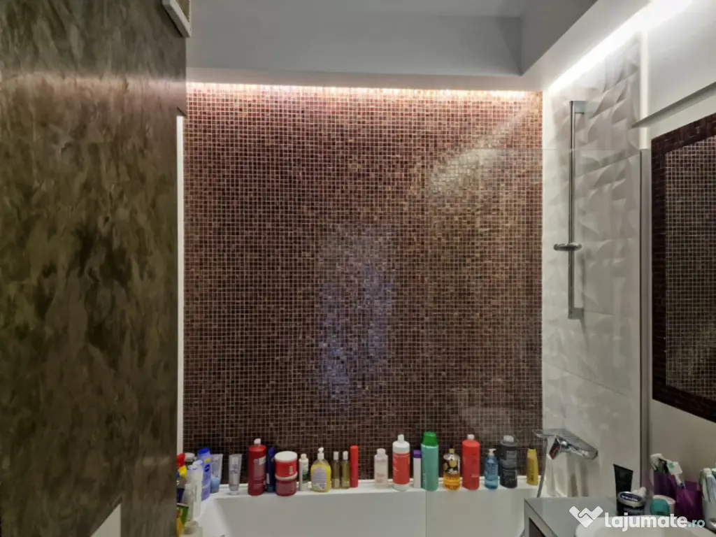 Apartament 2 camere,+Parcare subterana+boxa,Ultracentral, la