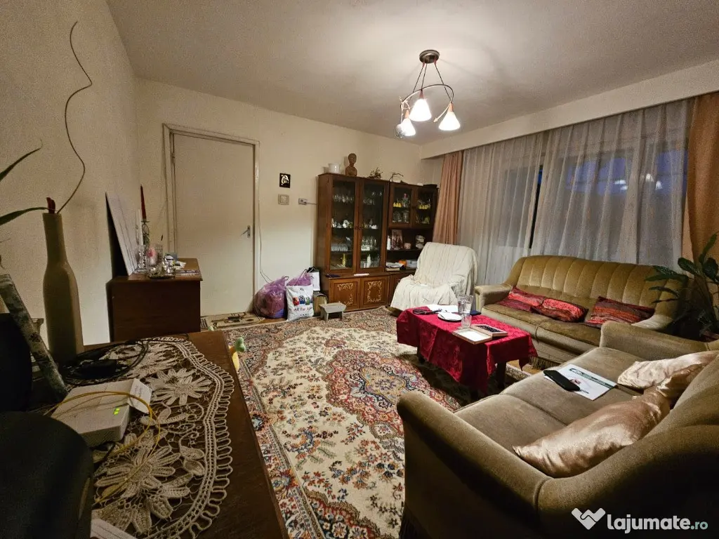 Apartament 4 camere, zona Scoala Generala Andrei Saguna