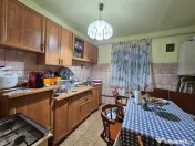 Apartament 4 camere, zona Scoala Generala Andrei Saguna 