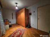 Apartament 4 camere, zona Scoala Generala Andrei Saguna 