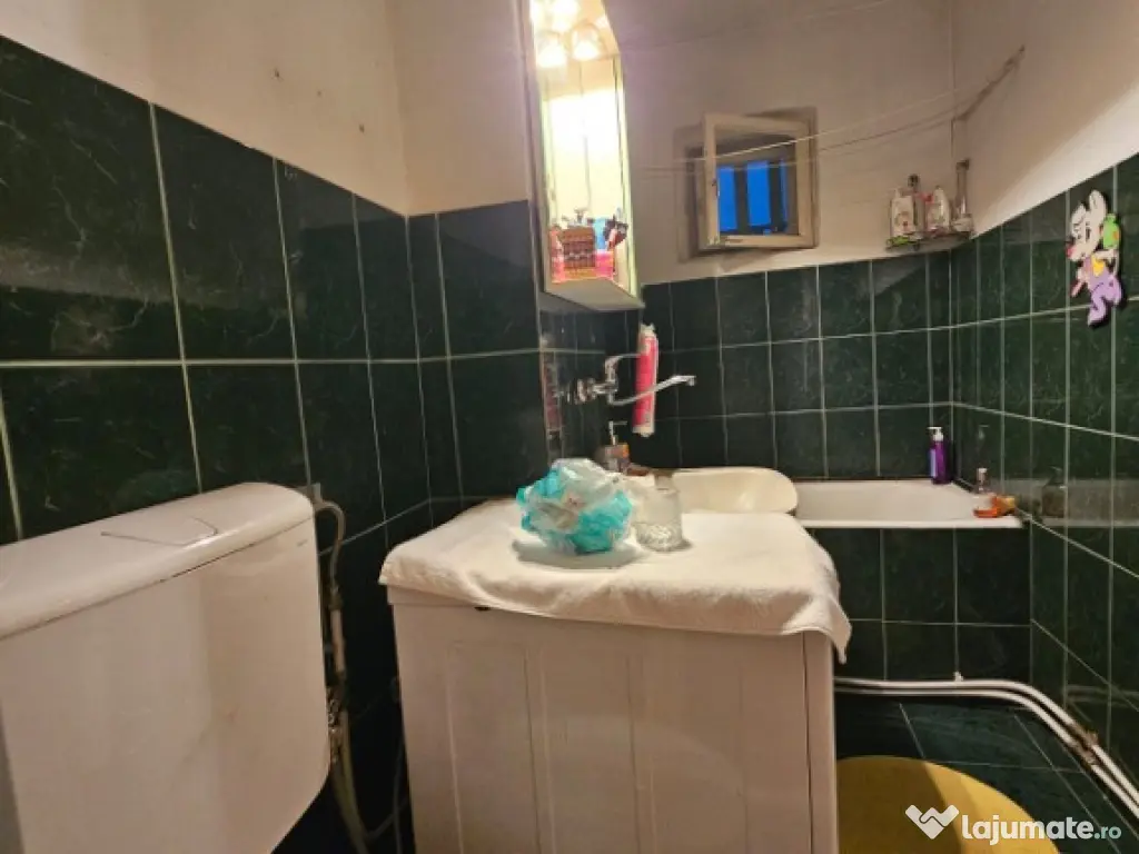 Apartament 4 camere, zona Scoala Generala Andrei Saguna