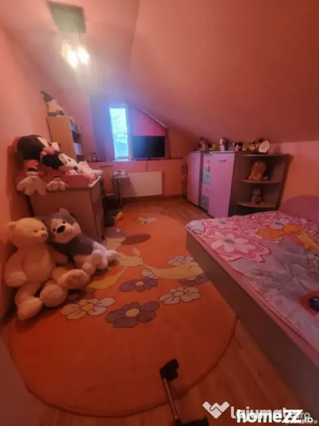 Vilă individuală, 180 mp, teren 11 ari, zona Sud-Est - Baia Mare (Maramures)