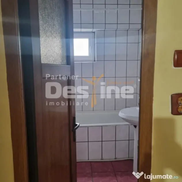 APARTAMENT DE VANZARE CU 3 CAMERE LA 5 CALARASI