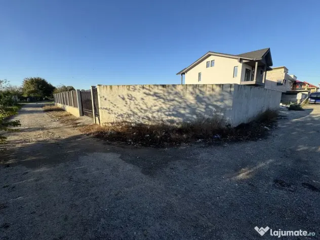 Teren intravilan Comarnic zona Km 5 cu Deschidere la 3 St...