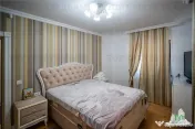 Vila cu deschidere la lac, piscina, garaj inchis - Branesti,