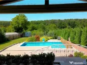Vila cu deschidere la lac, piscina, garaj inchis - Branesti, 