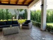 Vila cu deschidere la lac, piscina, garaj inchis - Branesti, 