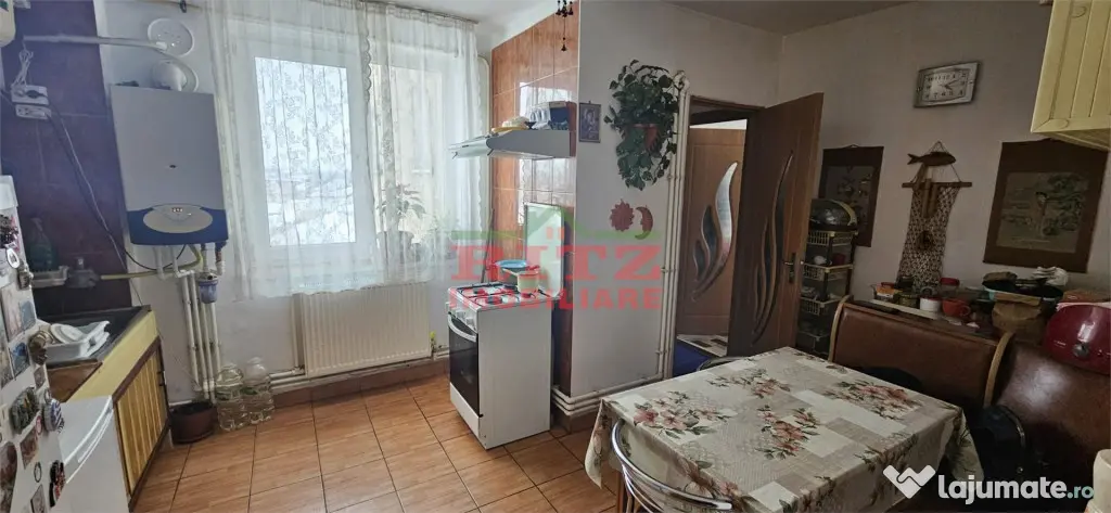 APARTAMENT CU 3 CAMERE,CENTRU !!!!