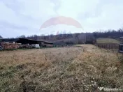 Casă cu 2 camere si teren de vanzare 