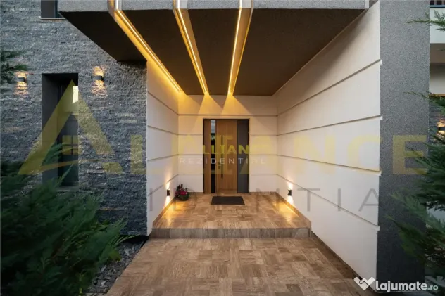 Vila Impresionanta cu Piscina Privata si Gradina de 850 mp i