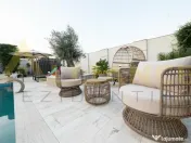 Vila Impresionanta cu Piscina Privata si Gradina de 850 mp i 