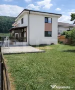 Casa individuala moderna cu panouri fotovoltaice, 600mp tere
