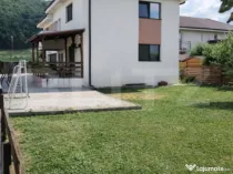 Casa individuala moderna cu panouri fotovoltaice, 600mp tere