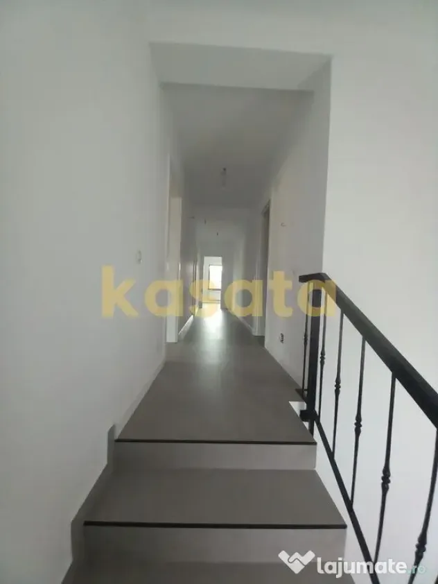De vanzare casă individuală modernă – Prelungirea Gh...