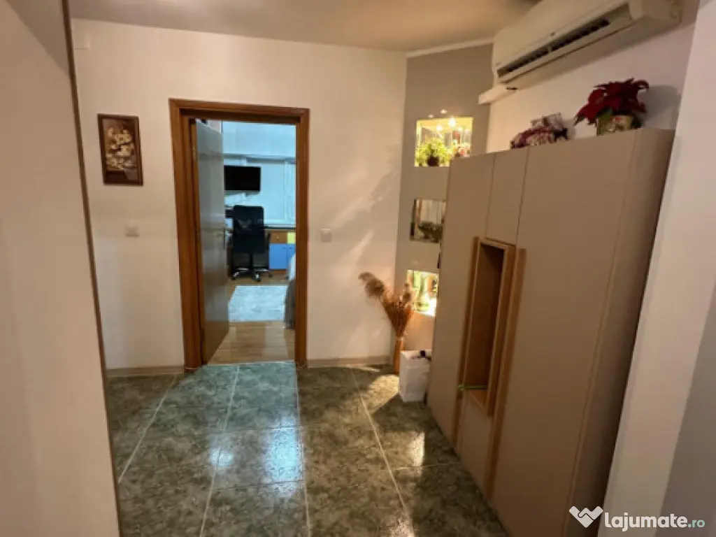 Apartament 3 camere, vedere bilaterală – Zona Trocadero,