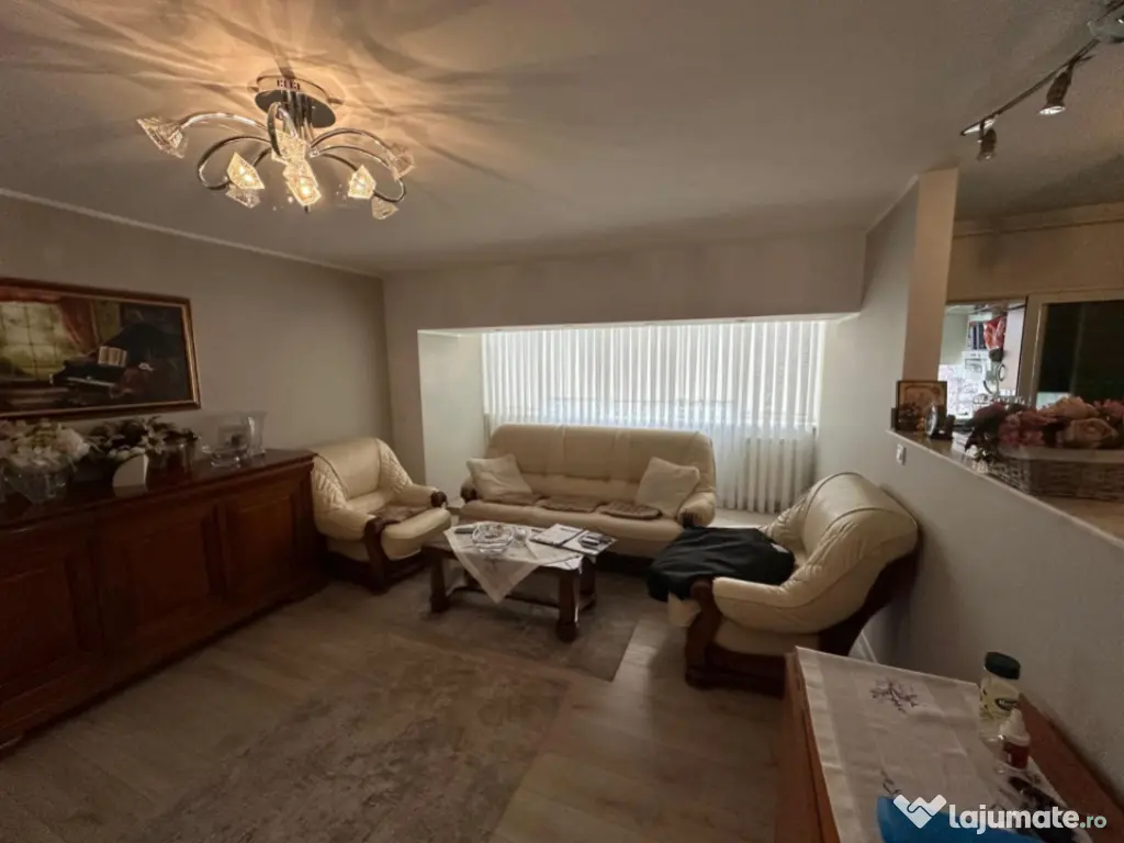 Apartament 3 camere, vedere bilaterală – Zona Trocadero,