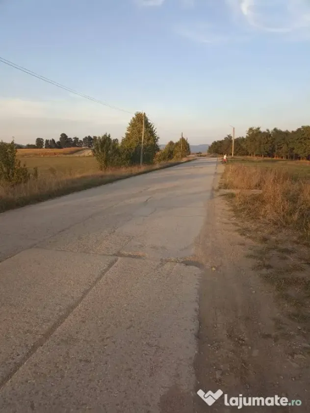De vânzare teren extravilan langa Arcus