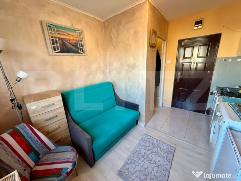 Camera de camin cu baie proprie + loc de parcare