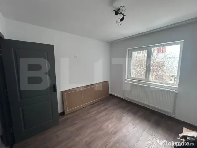 Apartament 3 camere, 68 mp, zona Rovine