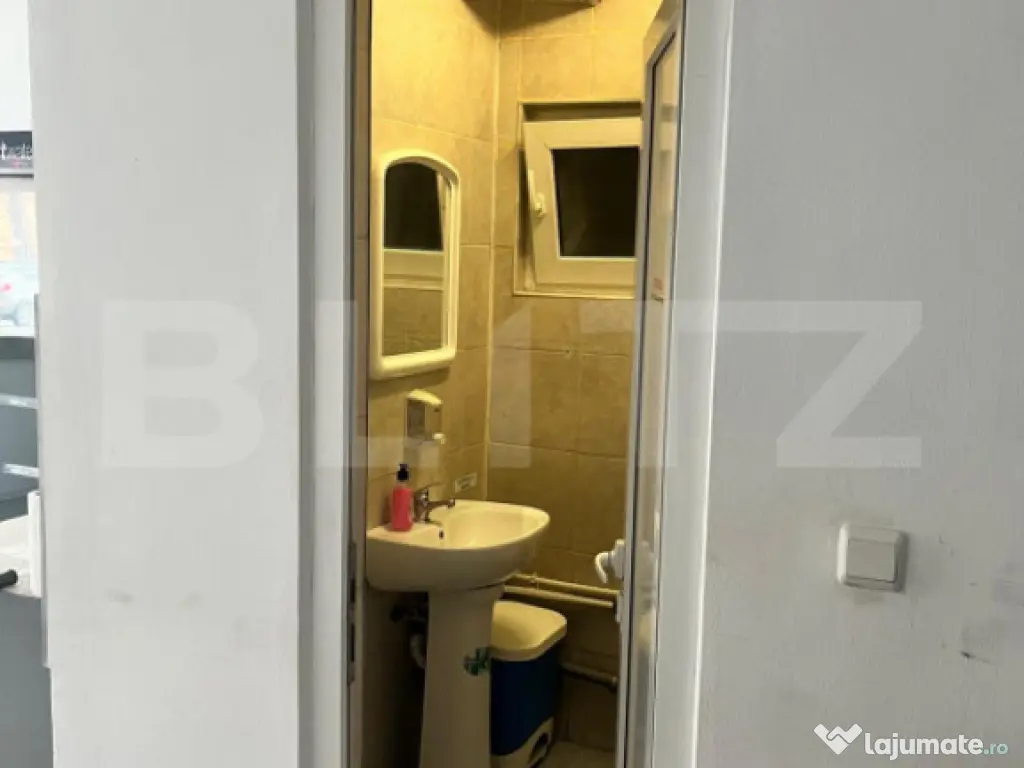 Spatiu comercial de inchiriat, 27 mp, zona Cetate - Spital