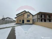 Casă / Vilă cu 4 camere de vânzare în zona Lascar Cat... 