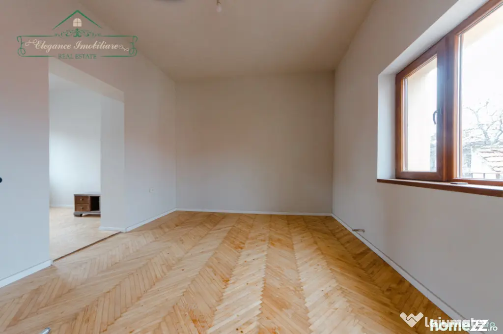 Apartament cu 2 camere la curte comuna, zona Centrala, Arad