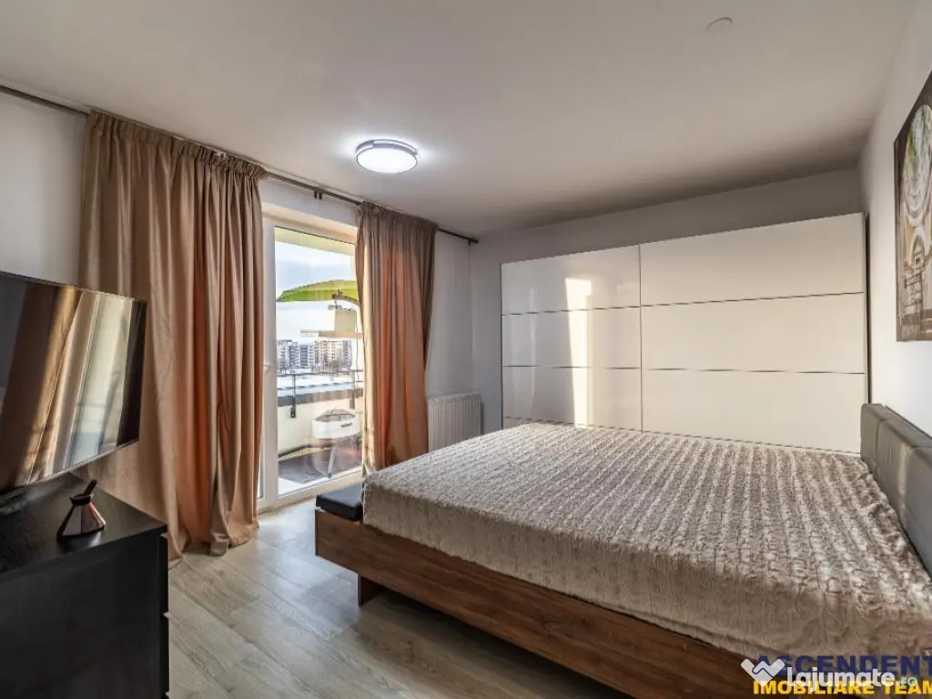 Rafinament urban:terase incantatoare,loc parcare,A Class,Kas