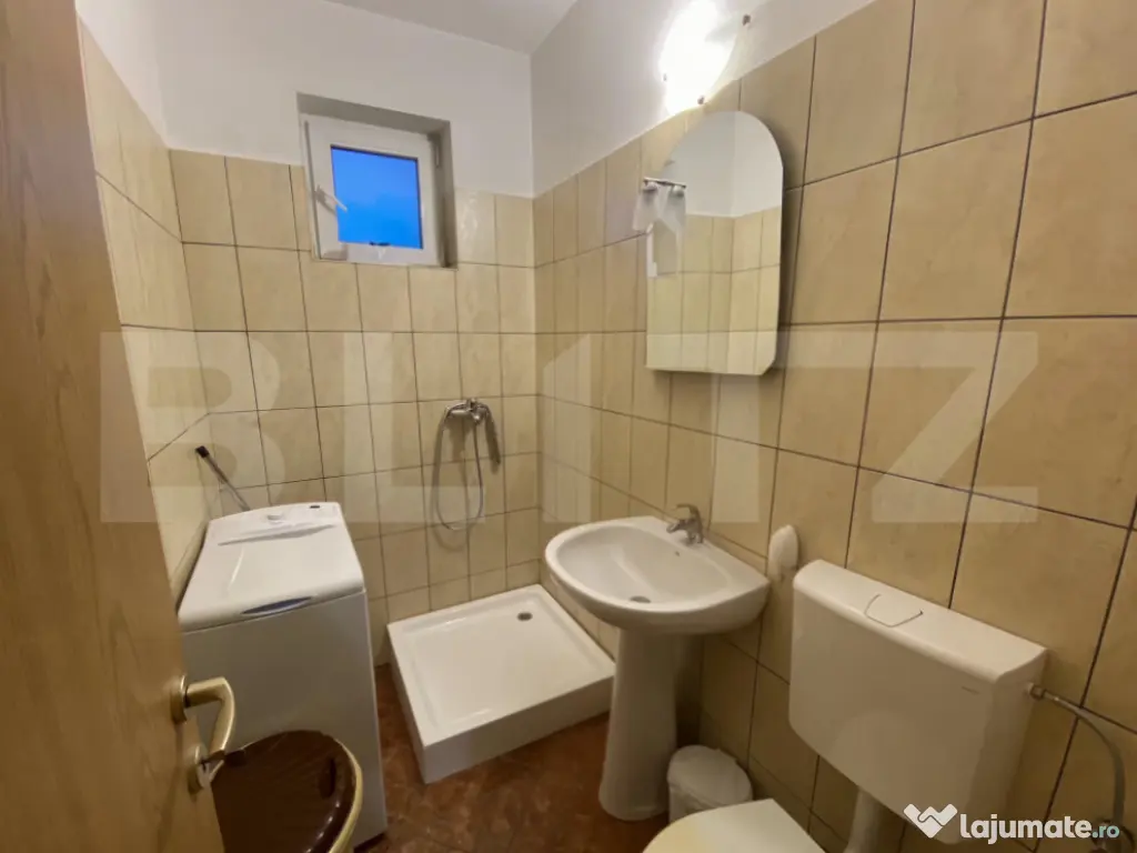 Apartament 3 camere, 70 mp, zona Tolstoi