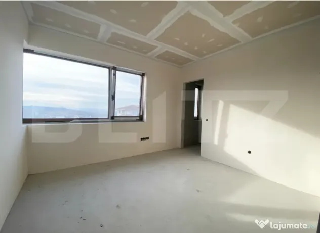 Casa moderna si luminoasa, cu spatii vitrate generoase, 610m