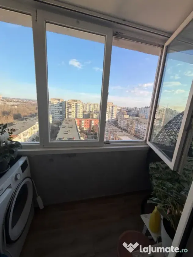 Apartament de vanzare, cu 2 camere, 57 mp, zona Craiovita