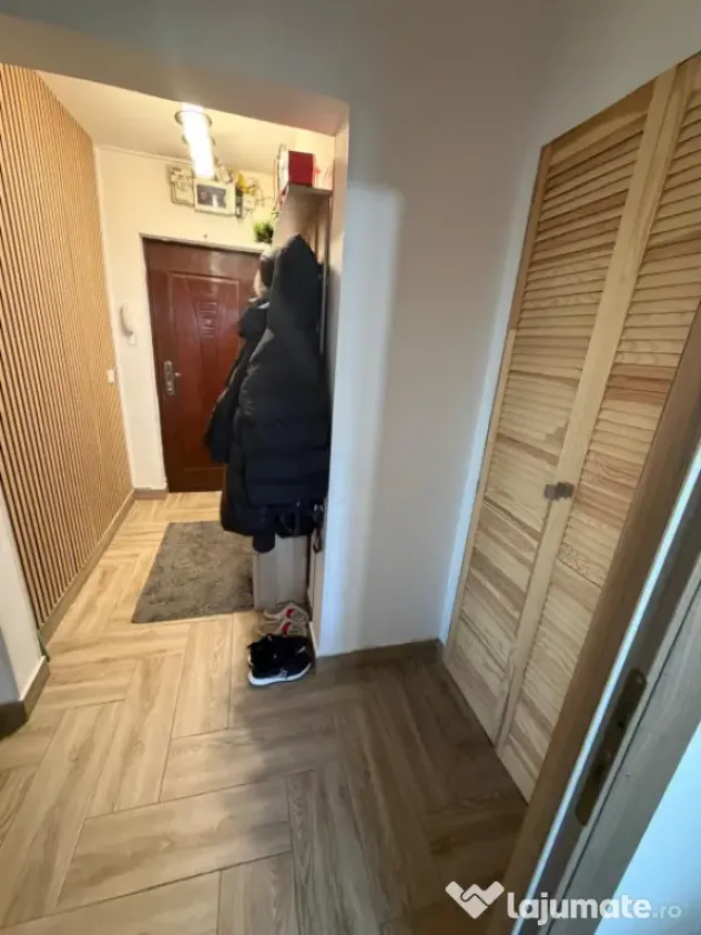 Apartament de vanzare, cu 2 camere, 57 mp, zona Craiovita