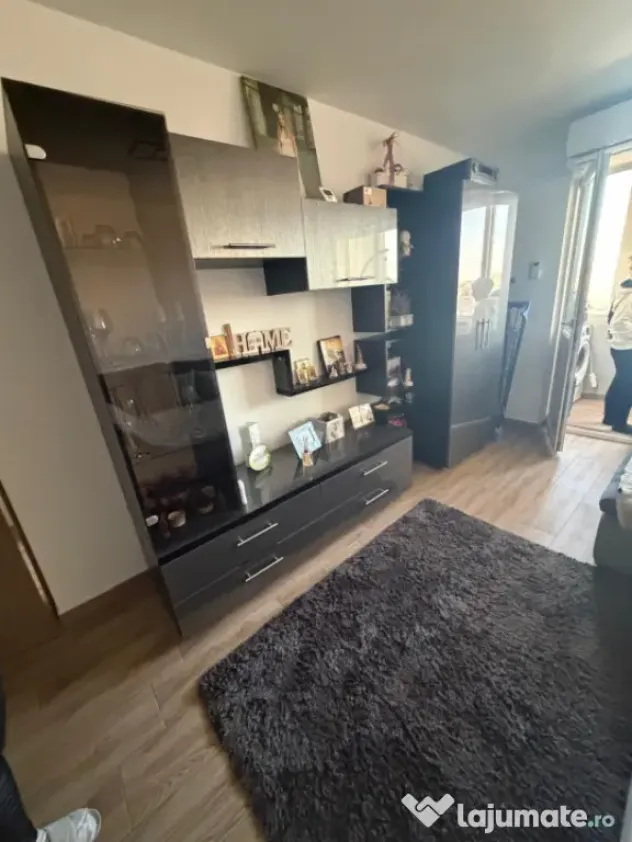 Apartament de vanzare, cu 2 camere, 57 mp, zona Craiovita