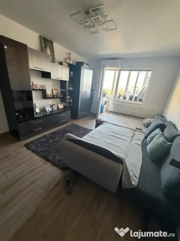 Apartament de vanzare, cu 2 camere, 57 mp, zona Craiovita
