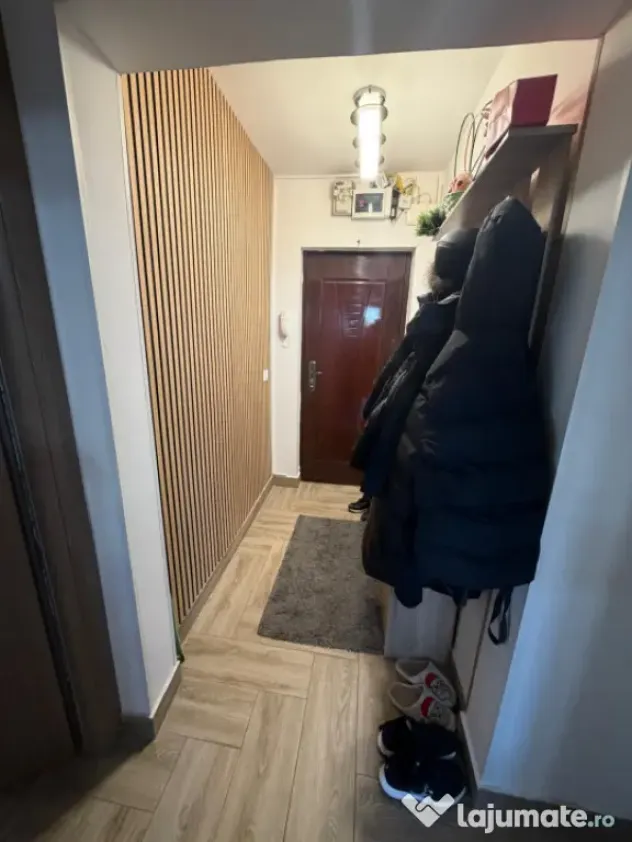 Apartament de vanzare, cu 2 camere, 57 mp, zona Craiovita