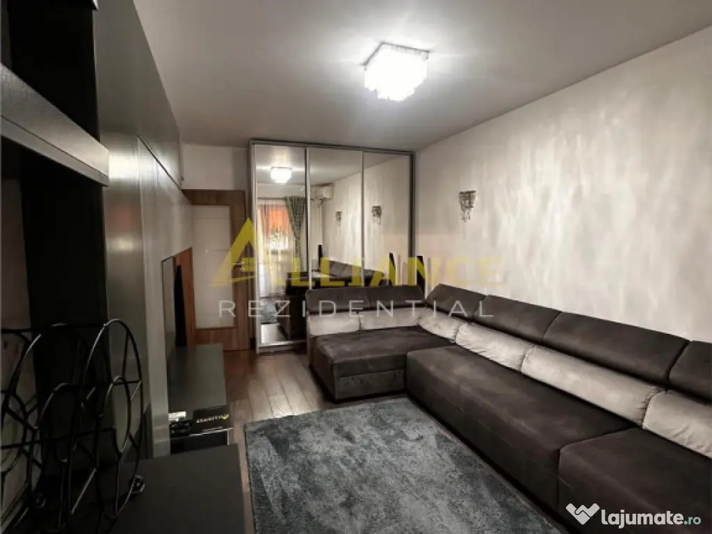 3 camere decomandat Brown Metalurgiei