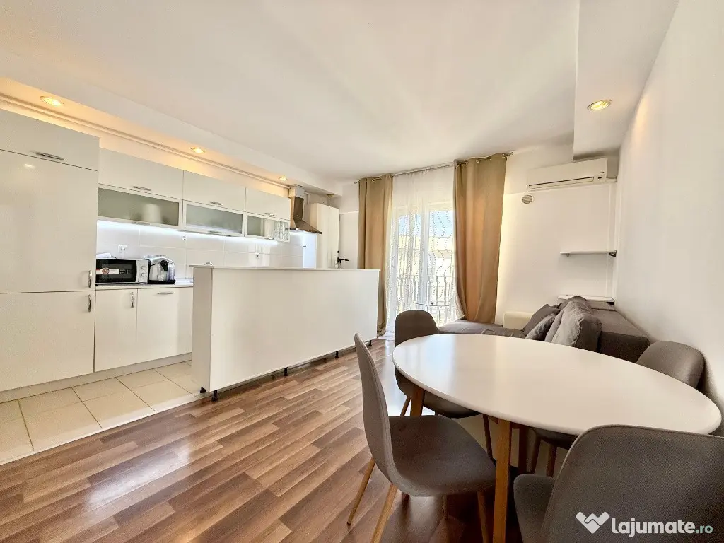 COSMOPOLIS - Apartament 3 camere, vedere panoramica spre lac