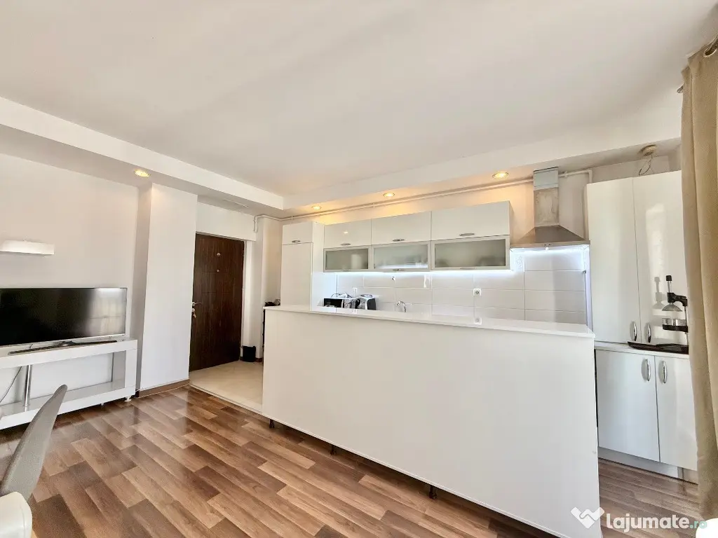 COSMOPOLIS - Apartament 3 camere, vedere panoramica spre lac