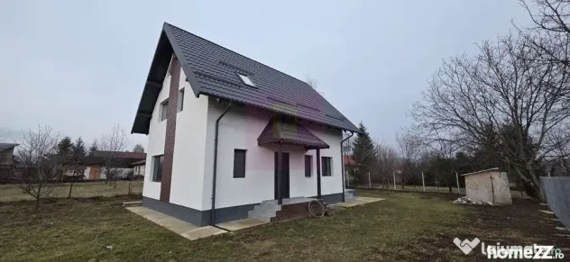 Vila de vanzare cu 4 camere in Brebu