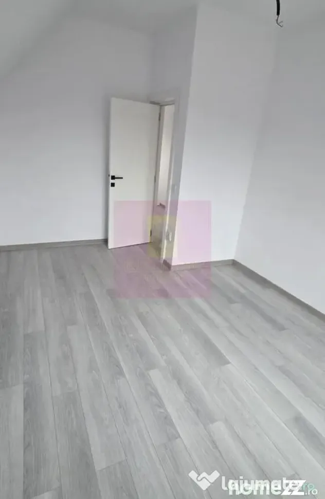 Vila de vanzare cu 4 camere in Brebu