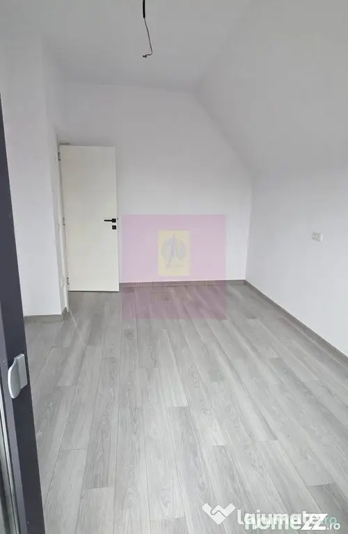 Vila de vanzare cu 4 camere in Brebu