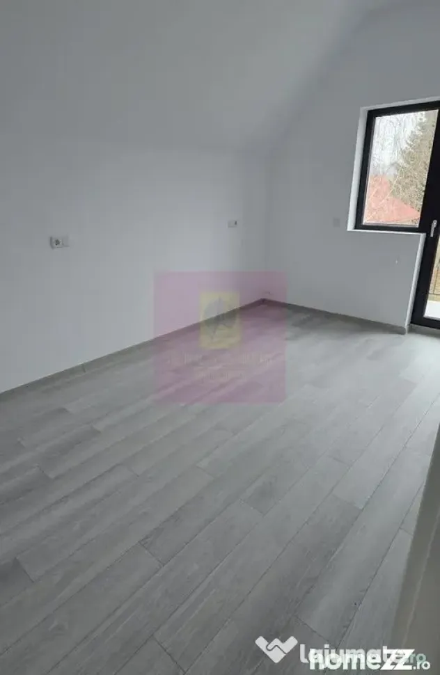 Vila de vanzare cu 4 camere in Brebu